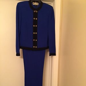 ST JOHN "RUNWAY" COLLECTION KNIT PANTSUIT